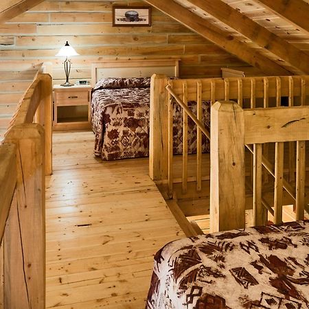Rock Crest Lodge & Cabins كاستر المظهر الخارجي الصورة