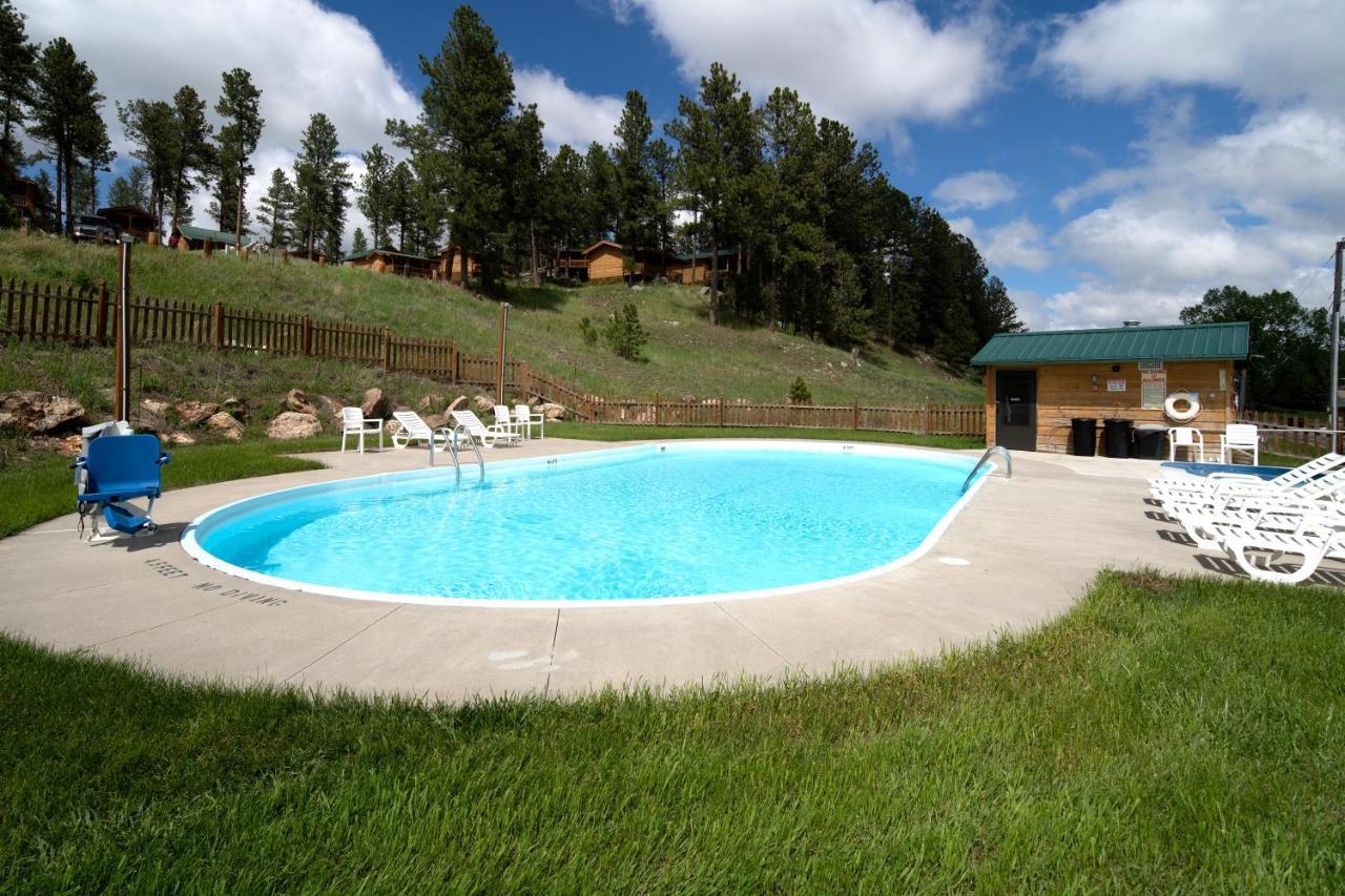 Rock Crest Lodge & Cabins كاستر المظهر الخارجي الصورة