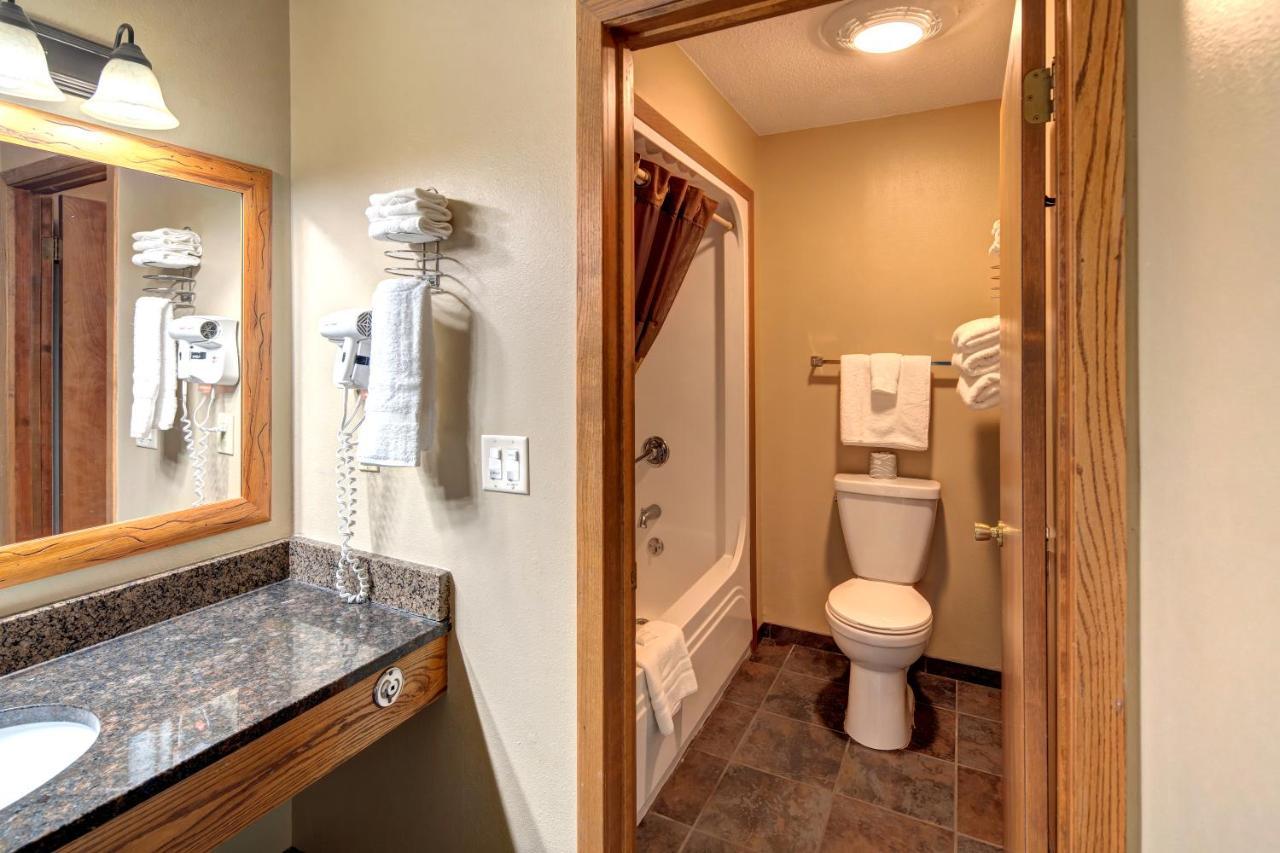 Rock Crest Lodge & Cabins كاستر المظهر الخارجي الصورة