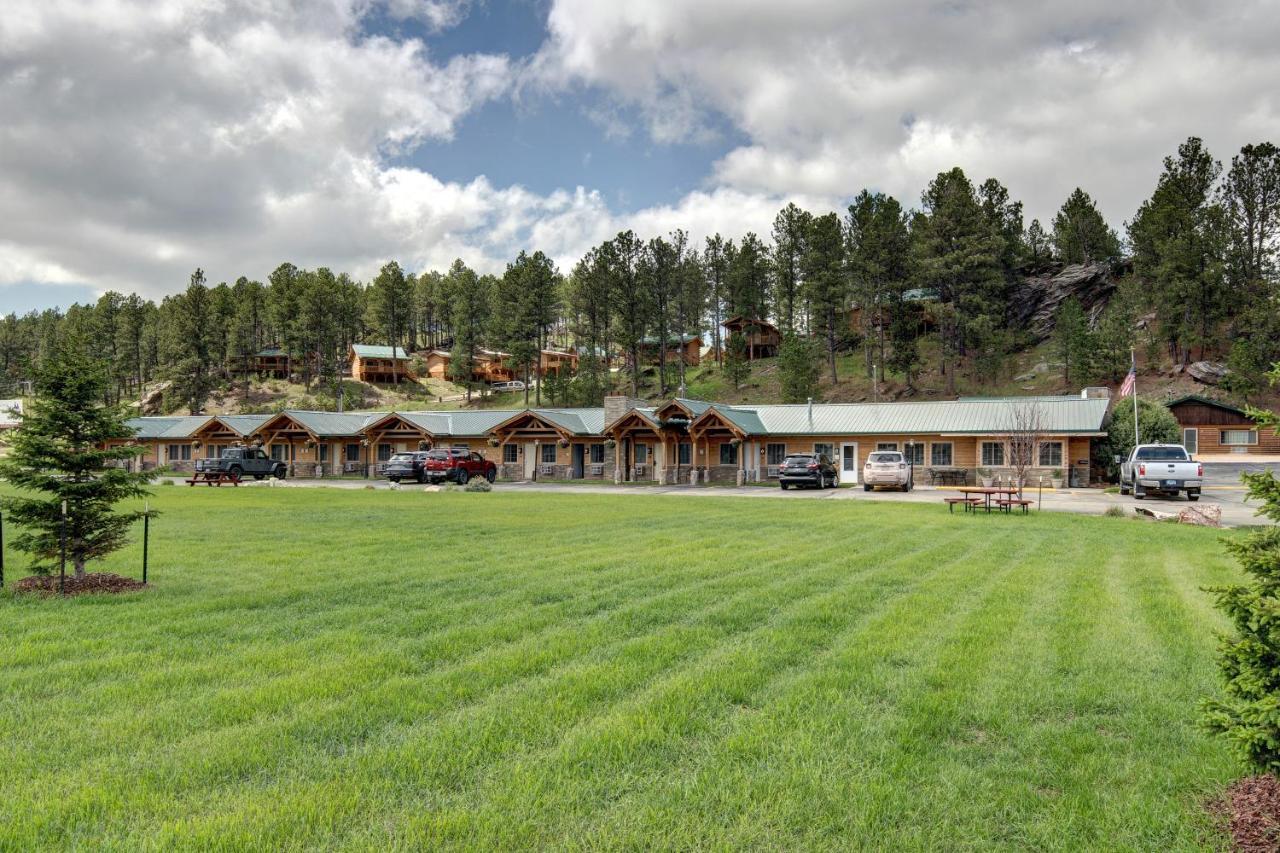 Rock Crest Lodge & Cabins كاستر المظهر الخارجي الصورة