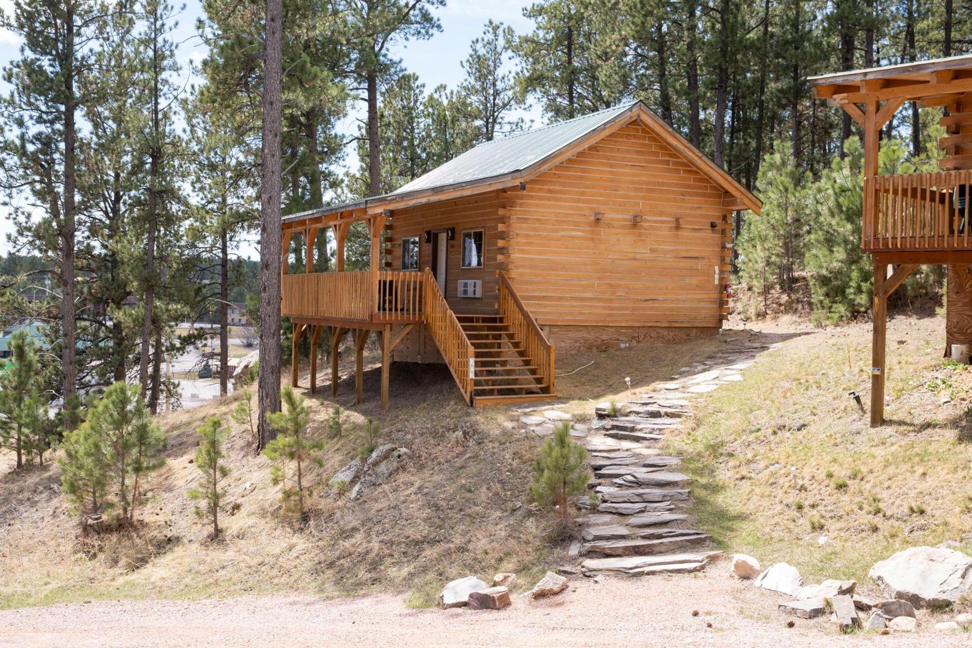 Rock Crest Lodge & Cabins كاستر المظهر الخارجي الصورة