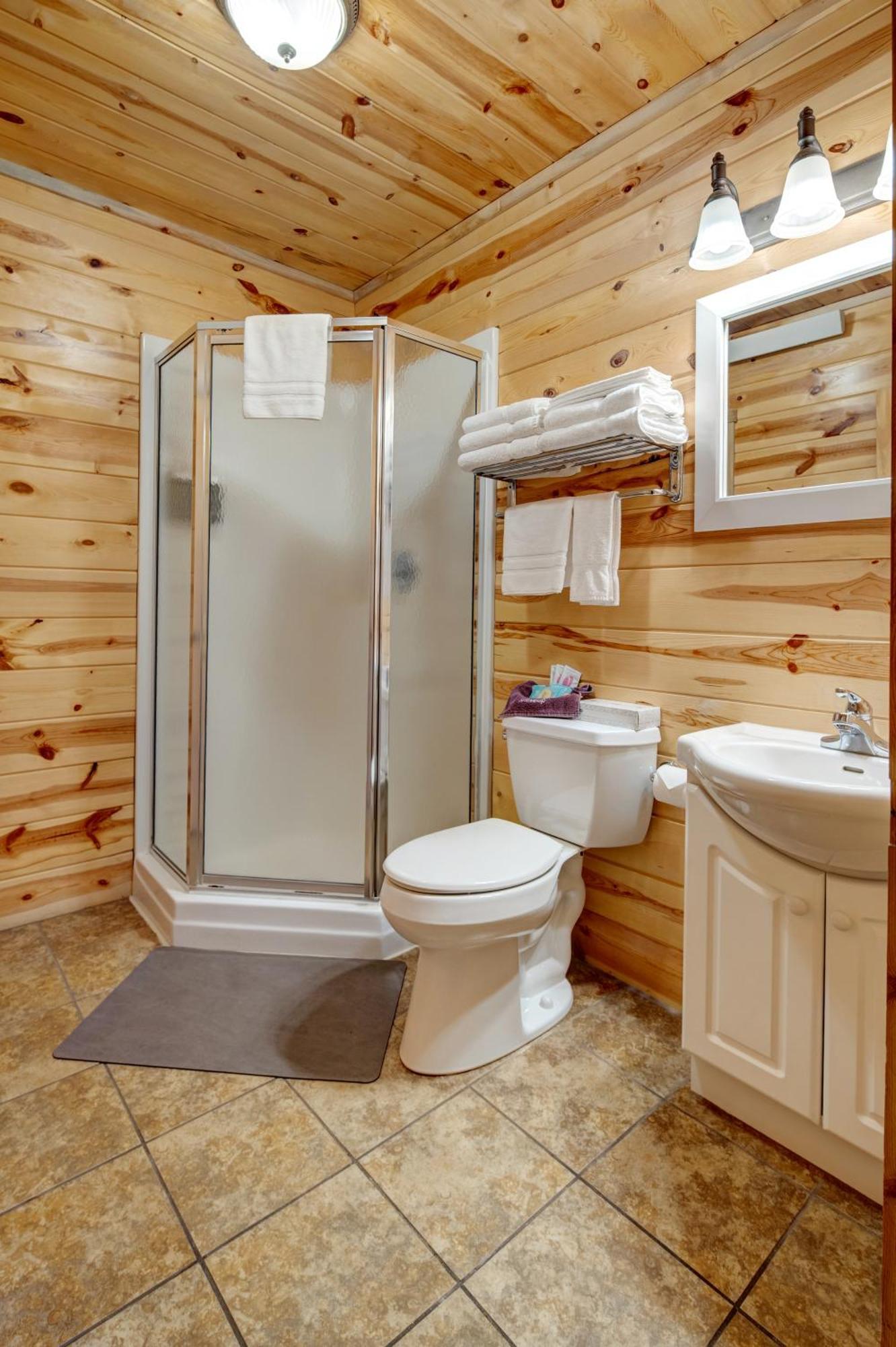 Rock Crest Lodge & Cabins كاستر المظهر الخارجي الصورة