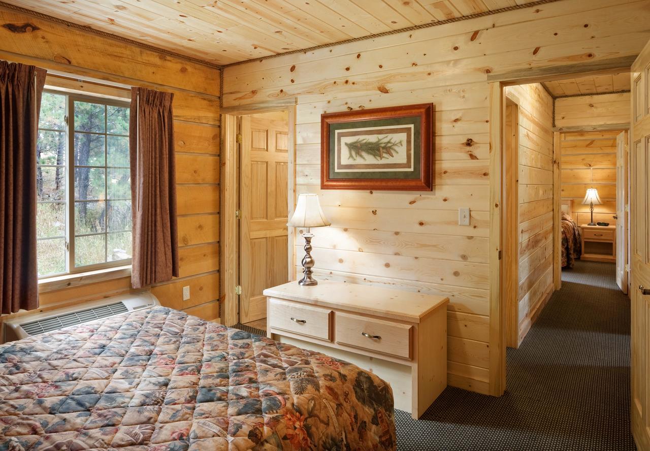 Rock Crest Lodge & Cabins كاستر المظهر الخارجي الصورة