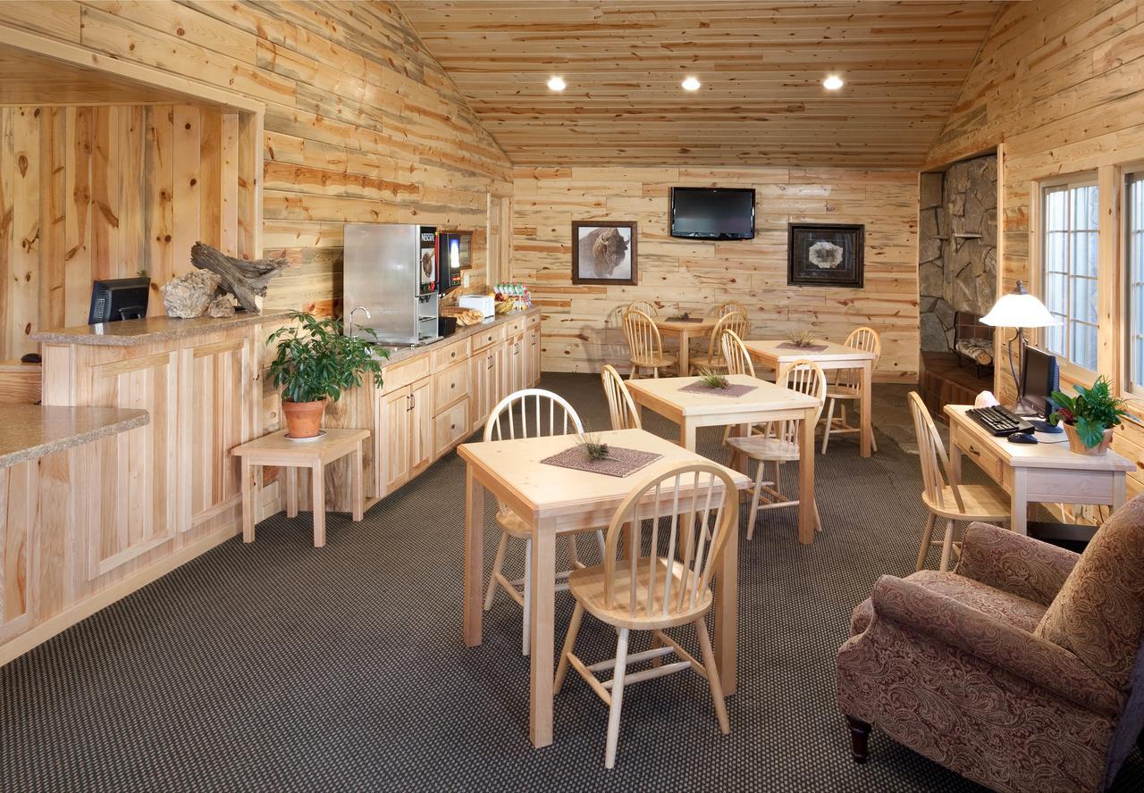 Rock Crest Lodge & Cabins كاستر المظهر الخارجي الصورة