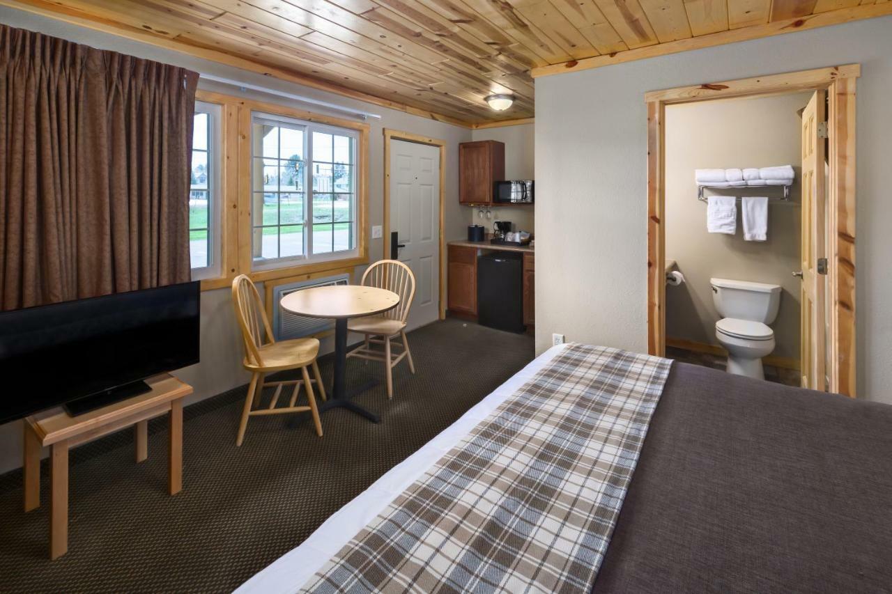 Rock Crest Lodge & Cabins كاستر المظهر الخارجي الصورة