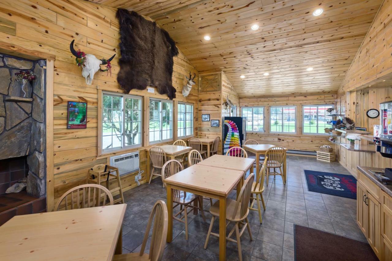 Rock Crest Lodge & Cabins كاستر المظهر الخارجي الصورة