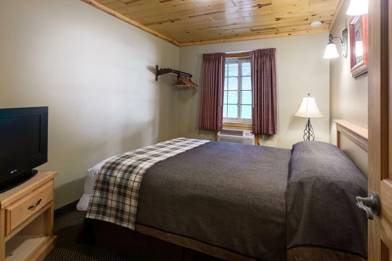 Rock Crest Lodge & Cabins كاستر المظهر الخارجي الصورة